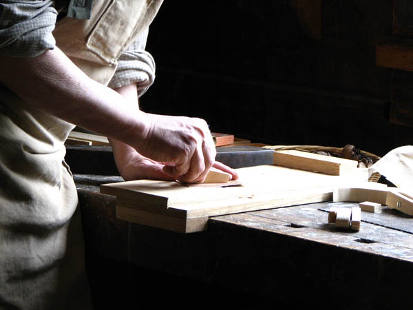Nuestra <strong>carpintería de madera en  Aranjuez</strong> es una empresa de <strong>herencia familiar</strong>, por lo que  contamos con gran <strong>experiencia </strong>en la profesión.
